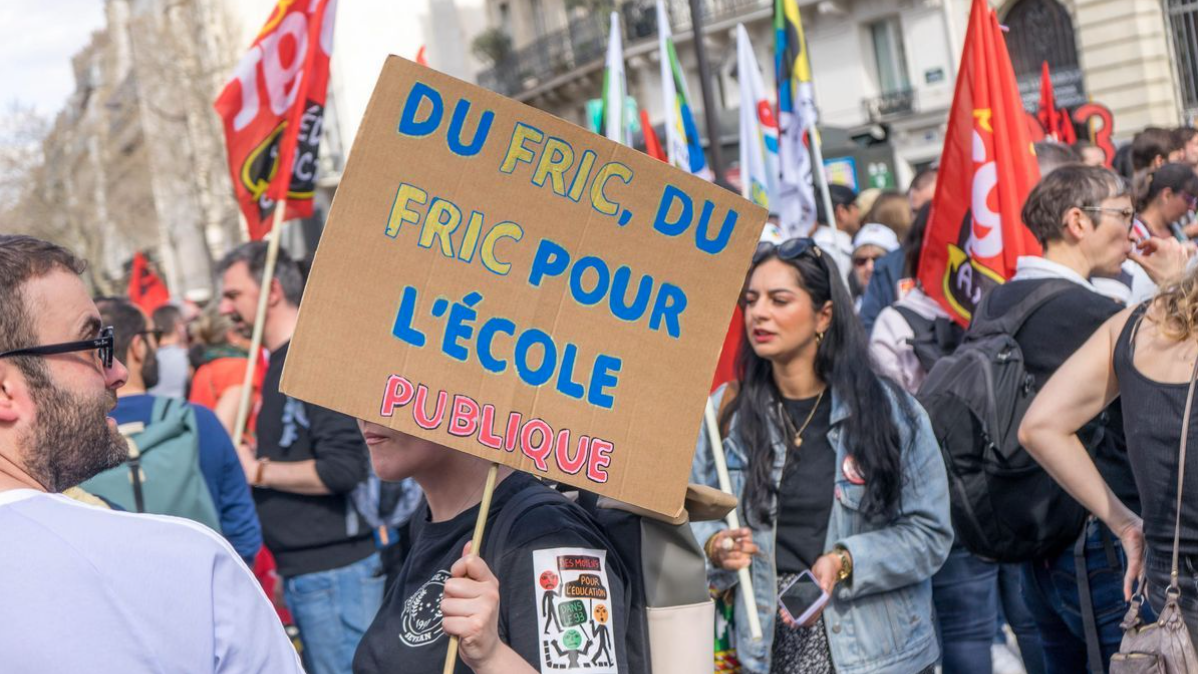 Choc des savoirs, fermeture de classes à Paris, enseignement privé… l’école publique en danger