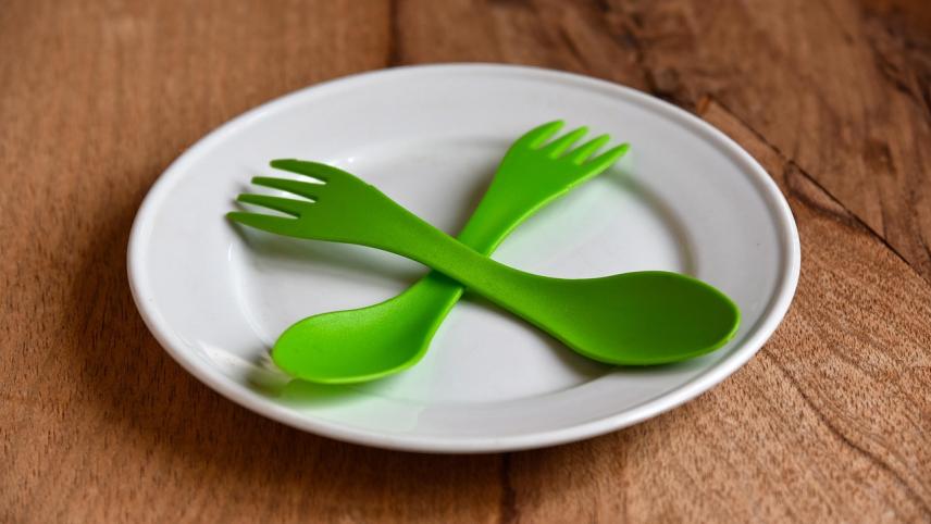 Nous faisons reculer le Gouvernement sur le plastique dans les cantines